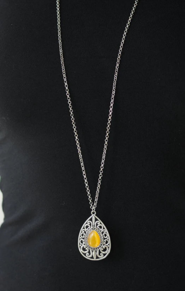 Modern Majesty - yellow - necklace