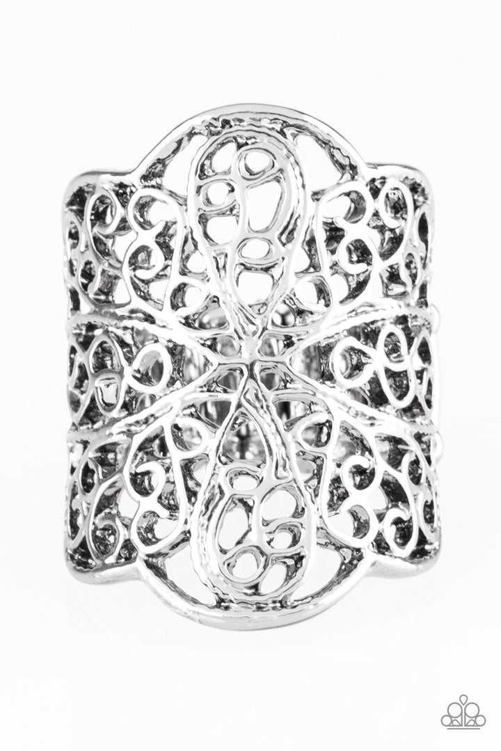 VINTAGE VAULT "The Way You Make Me FRILL" Silver Ring