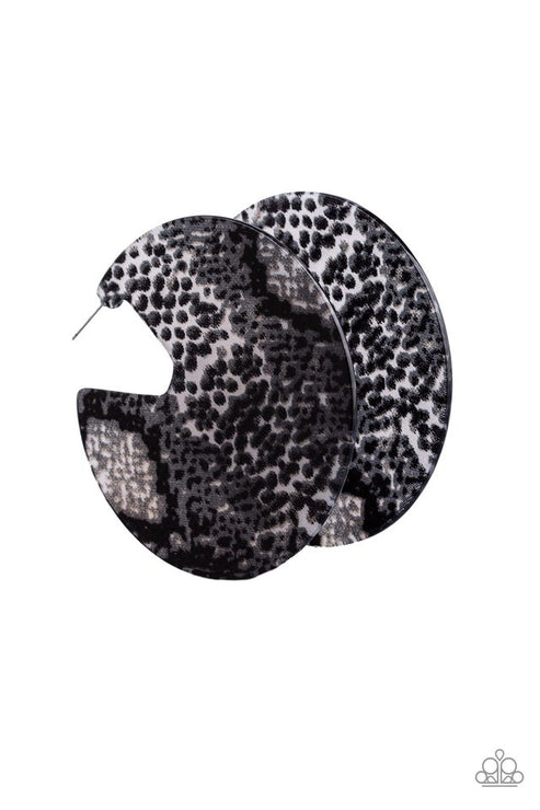 Hit Or HISS - Black Earrings
