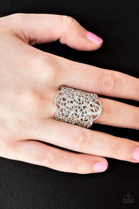 VINTAGE VAULT "The Way You Make Me FRILL" Silver Ring